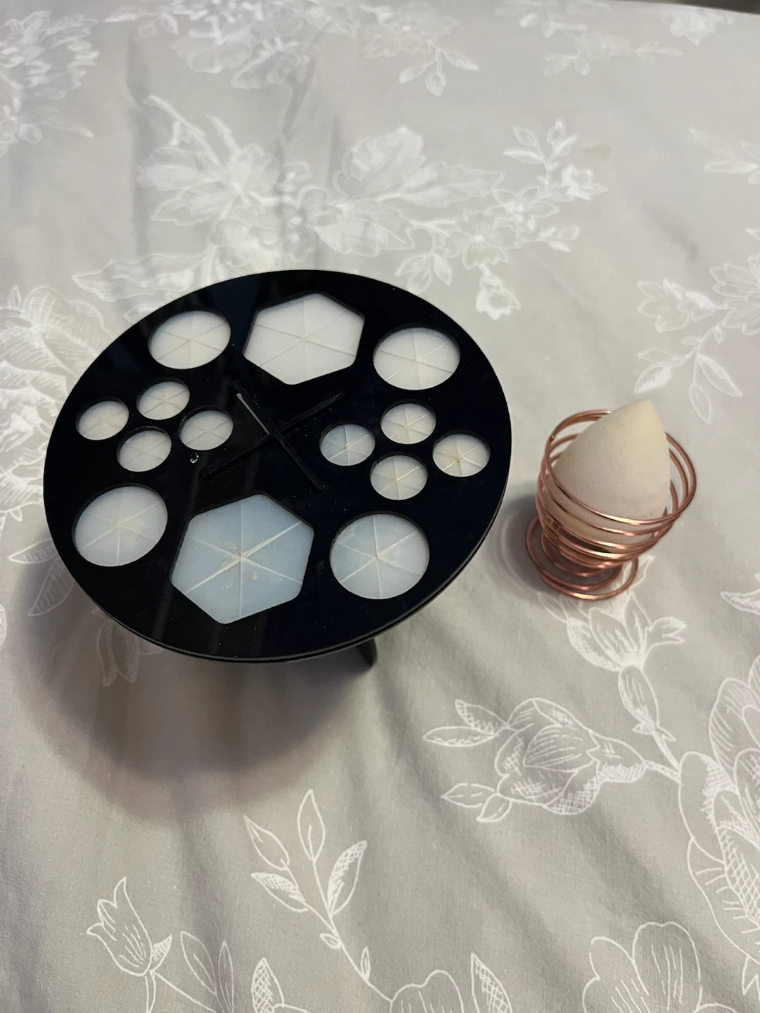 Makeup brushes drying stand, beauty blender with drying holder