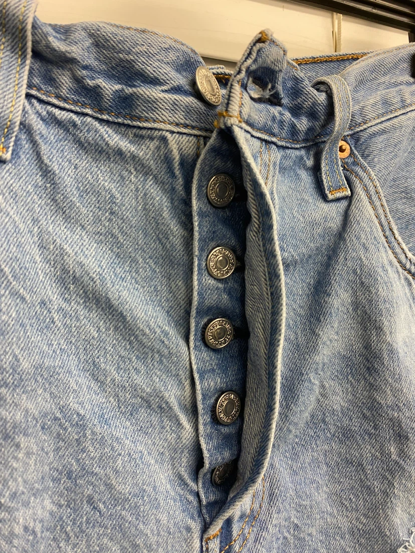 Levi's 501 Women's Denim Shorts Size W32 - photo 2