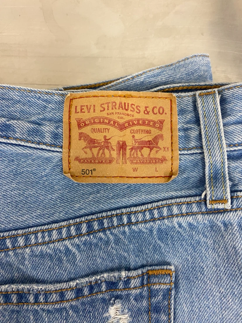 Levi's 501 Women's Denim Shorts Size W32 - photo 4