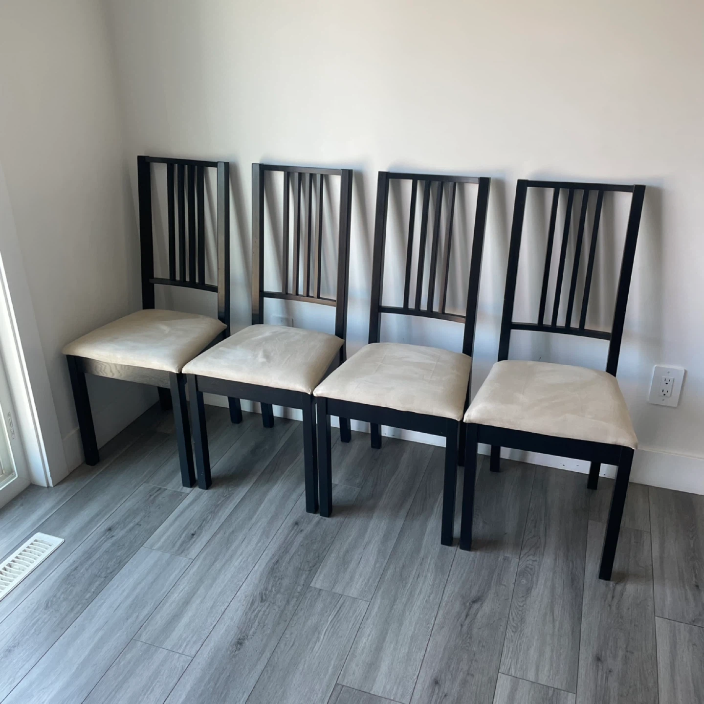 4 Dining Chairs