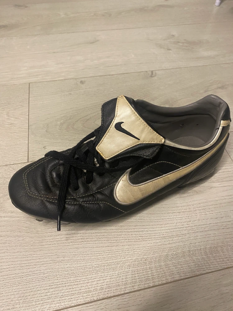 Nike Retro Soccer Cleats - photo 2