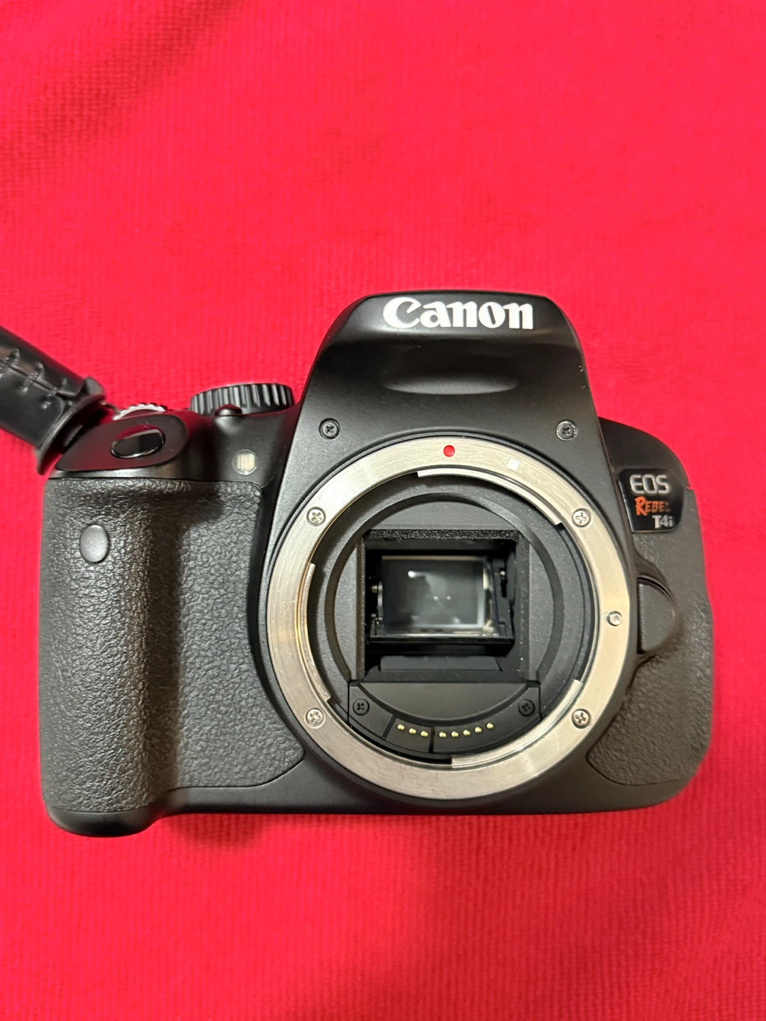 Canon EOS Rebel T4i DSLR Camera with 28-105mm Lens