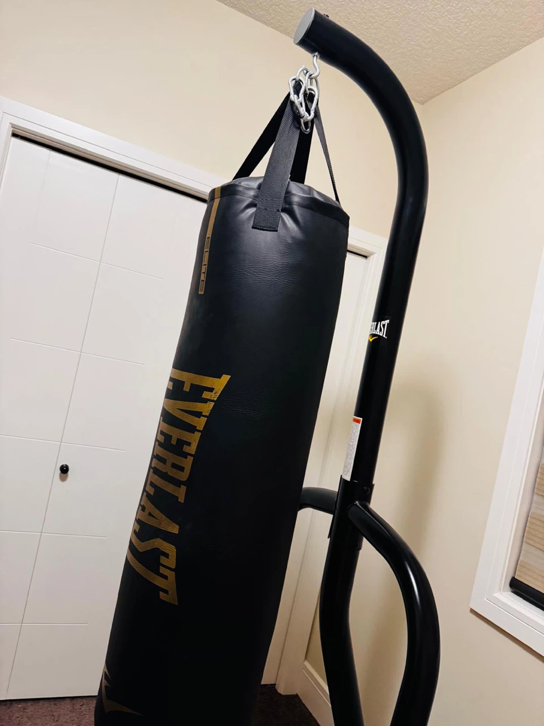 Everlast Heavy Bag Stand w/ Punching Bag - photo 3