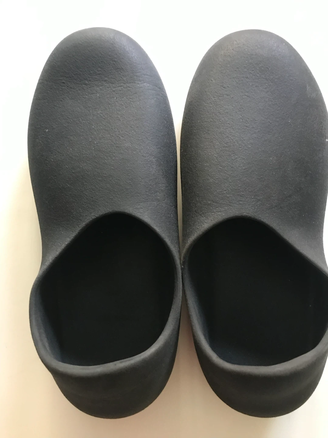 Yeezy Slippers  size 11