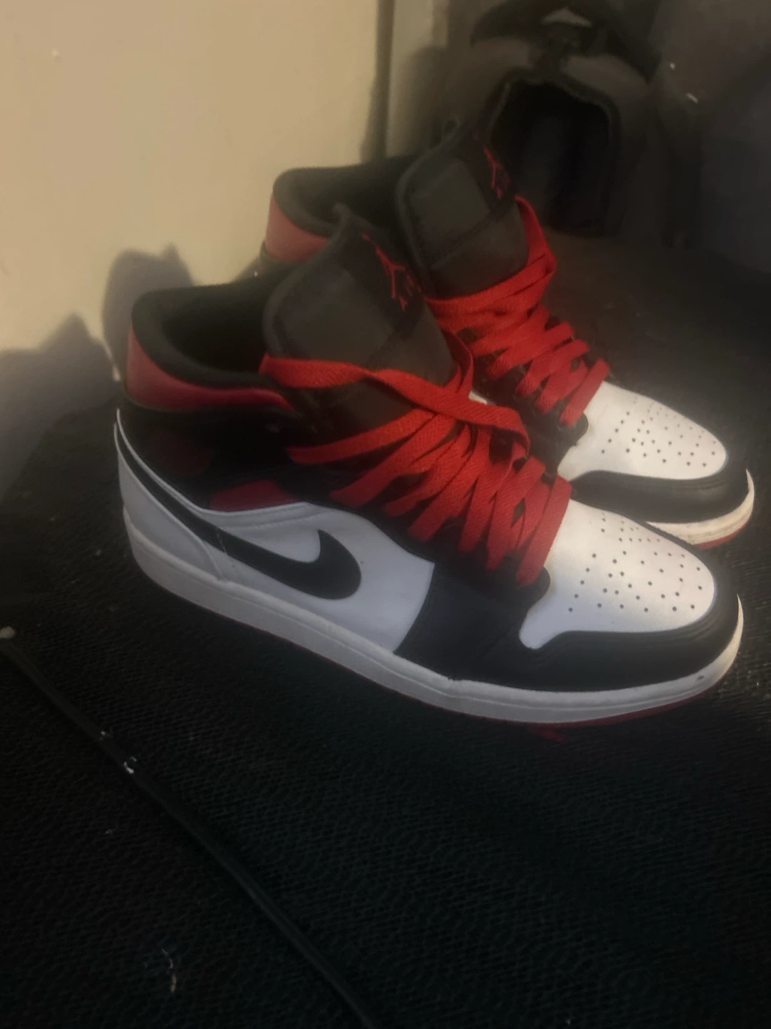 Air Jordan 1 Mid SE Sneakers - US 8 - photo 3