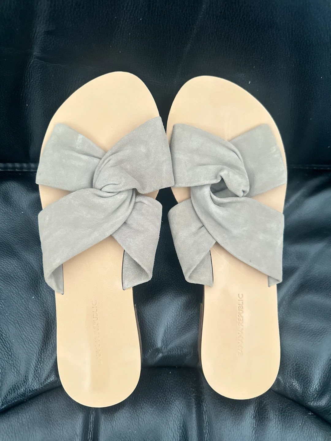 Banana Republic Grey Suede Bow Sandals - Size 9