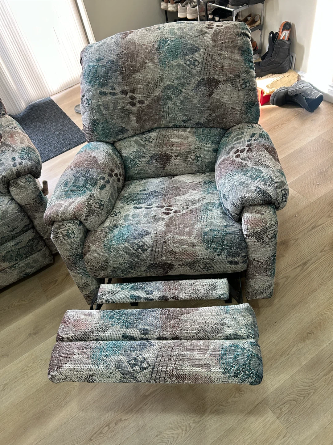 6 Recliner sofas
