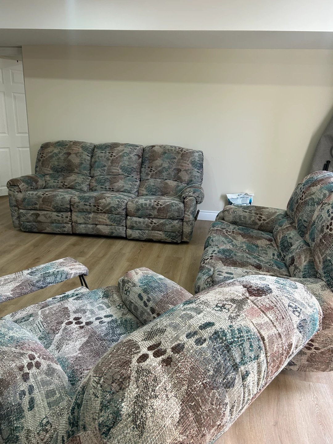 6 Recliner sofas - photo 2