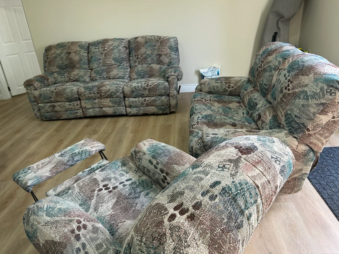 6 Recliner sofas - photo 3