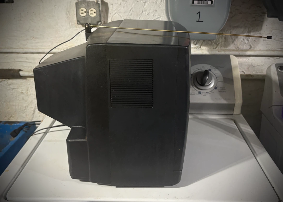 Admiral 13” 1993 crt tv - photo 3