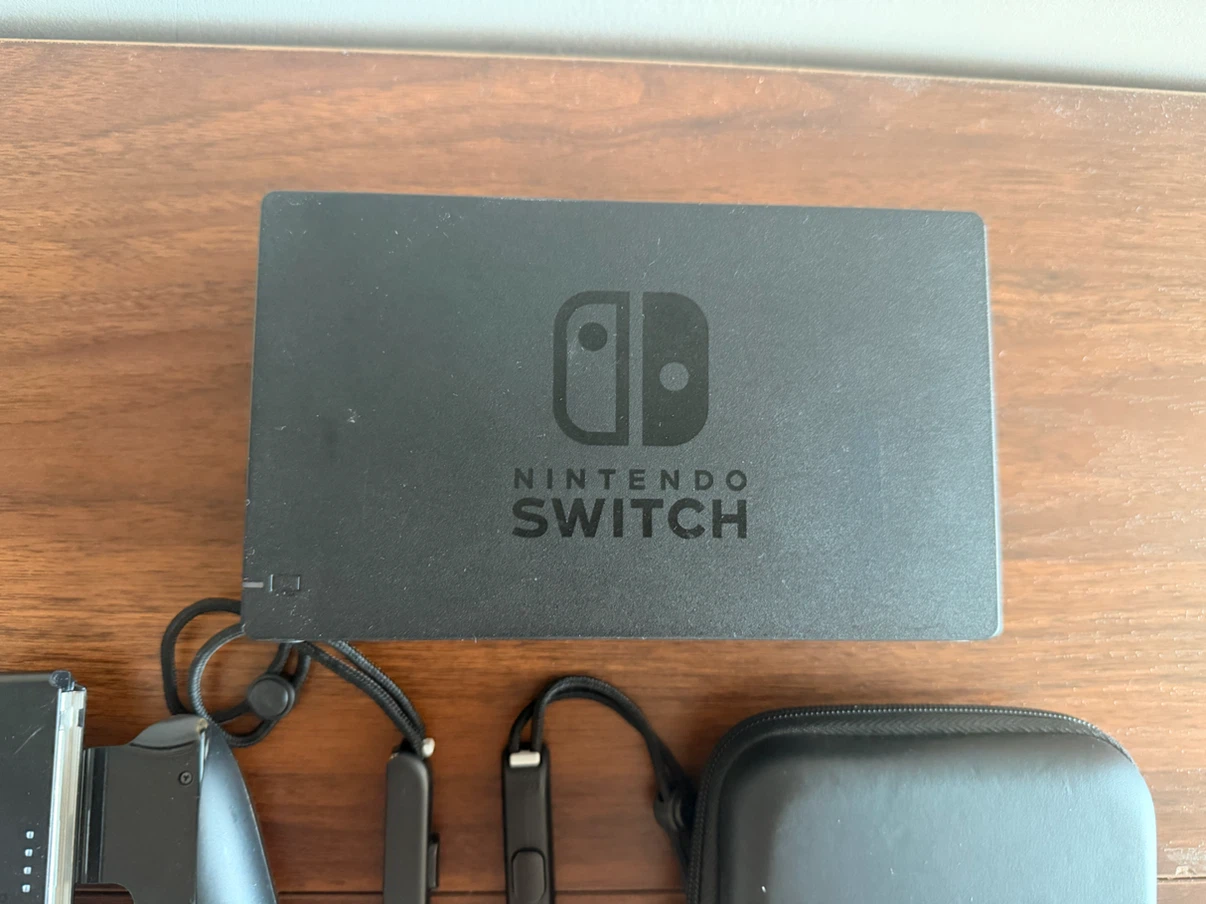 Nintendo Switch 1 - photo 3