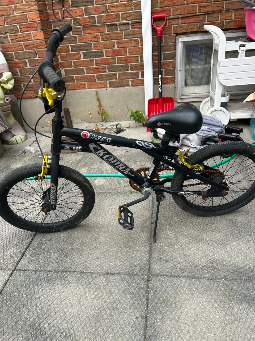 Razor Z-18 BMX Bike