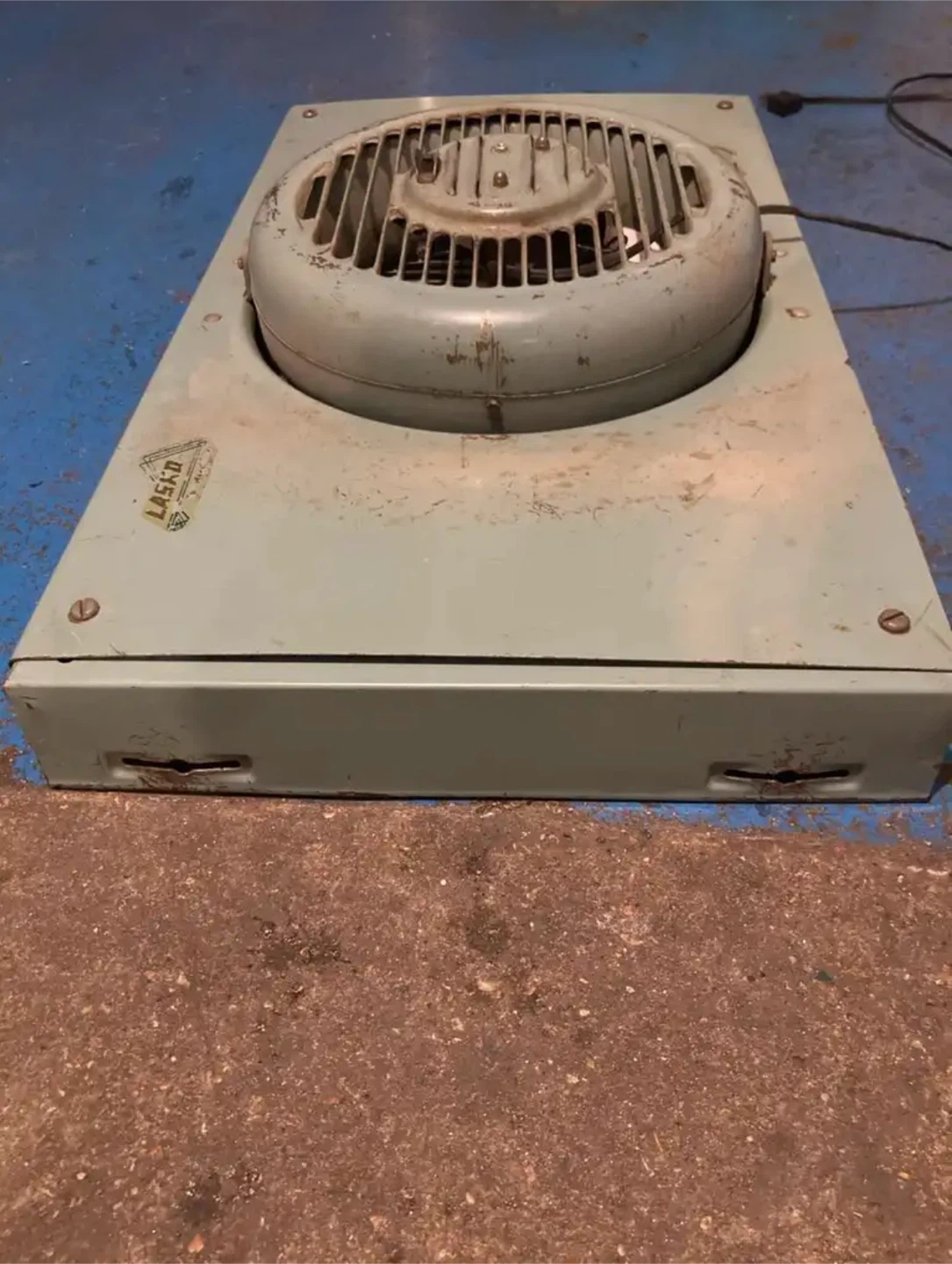 vintage Lasco window reversible fan - photo 4