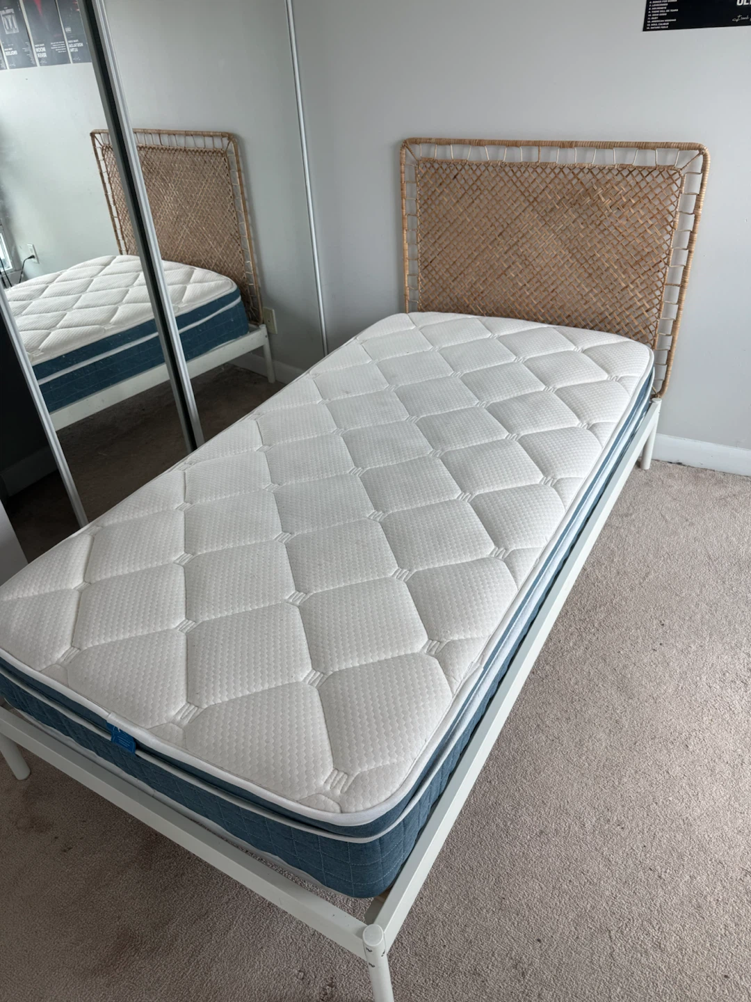 Ikea bed frame - photo 5