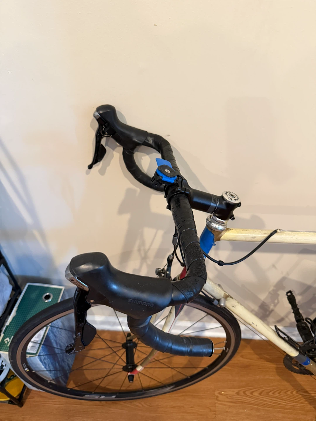 Road Bike with Shimano Components - photo 5