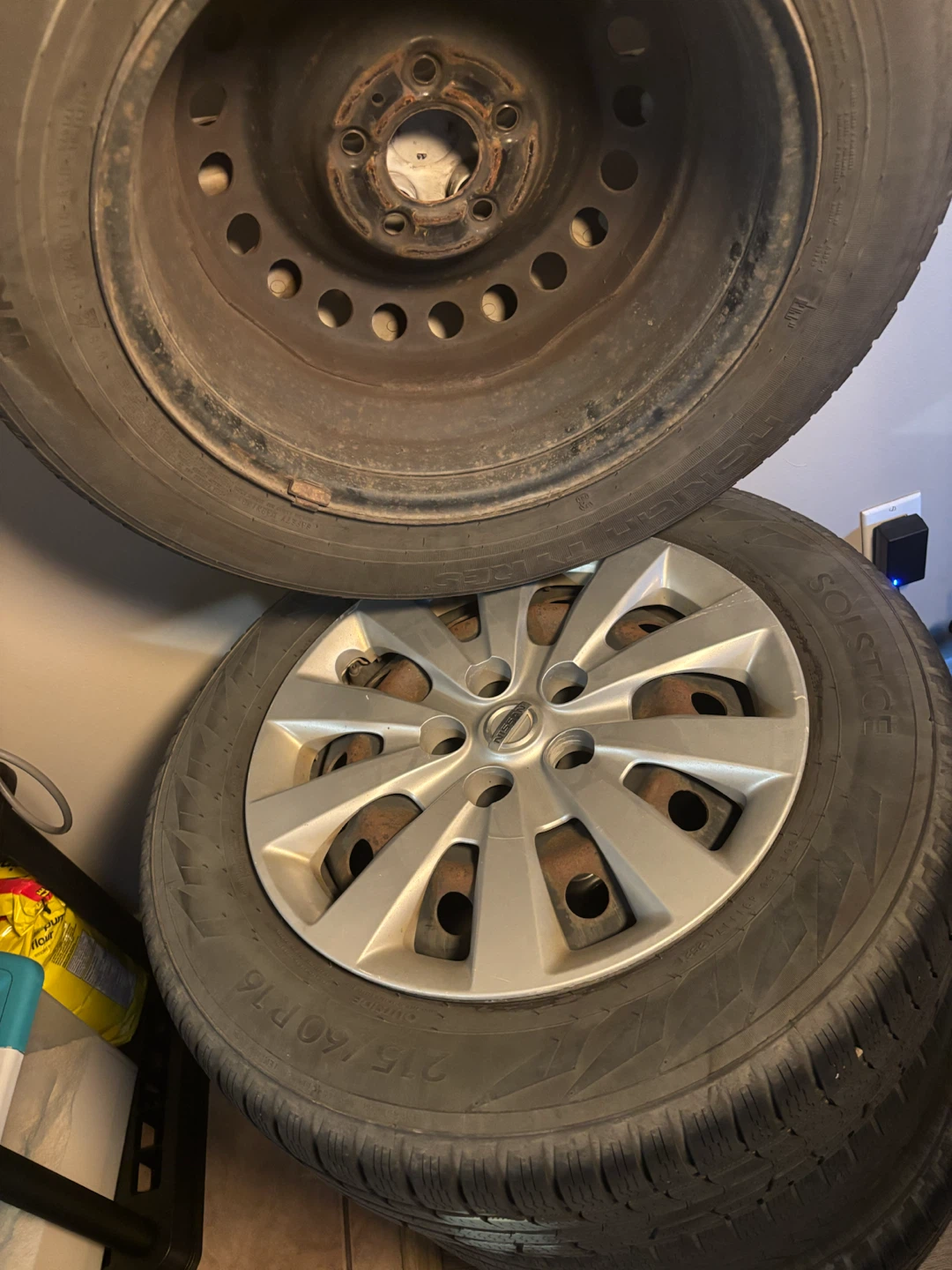 Nissan Hubcaps (Set of 4) - photo 3