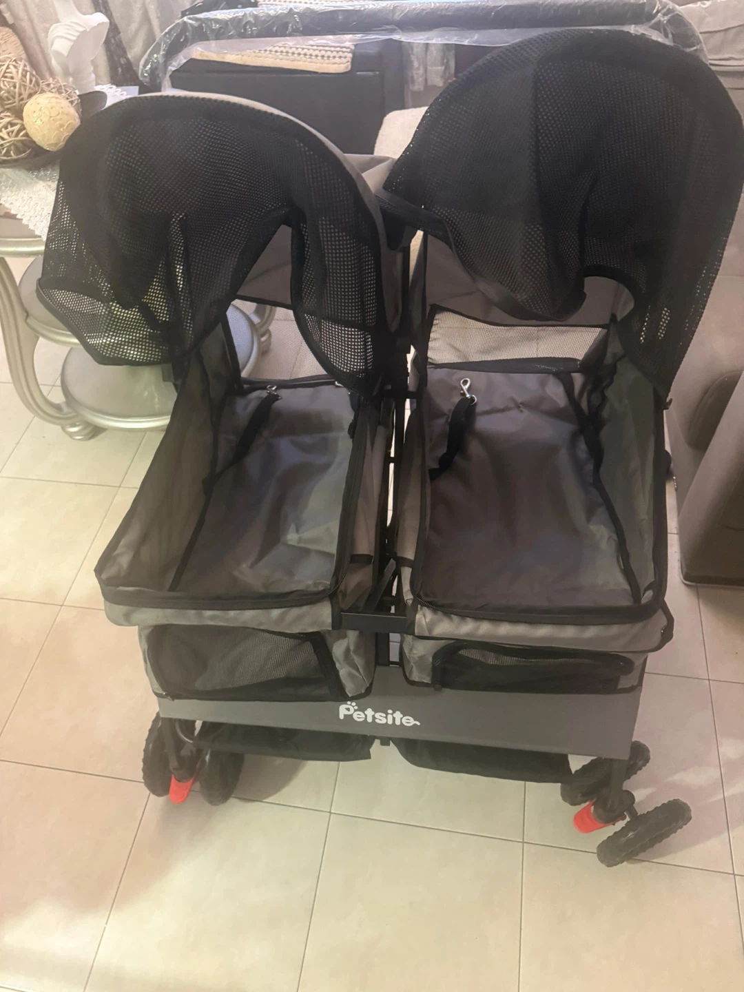 Vendo un chochesito de perro doble  nuevo - photo 2