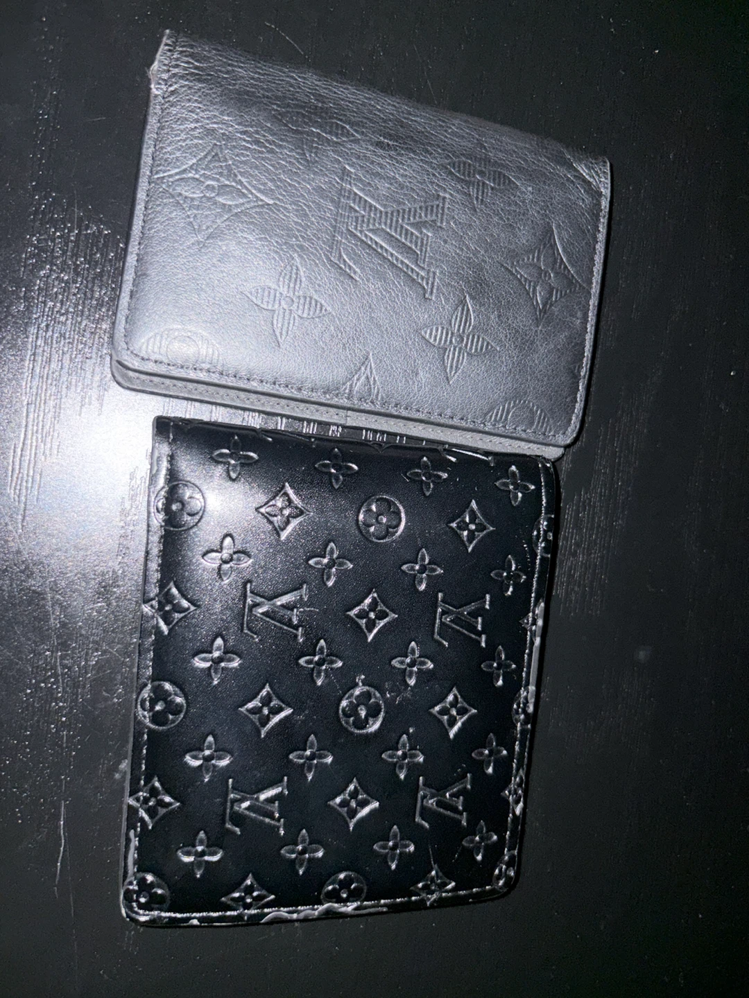2 lv wallets