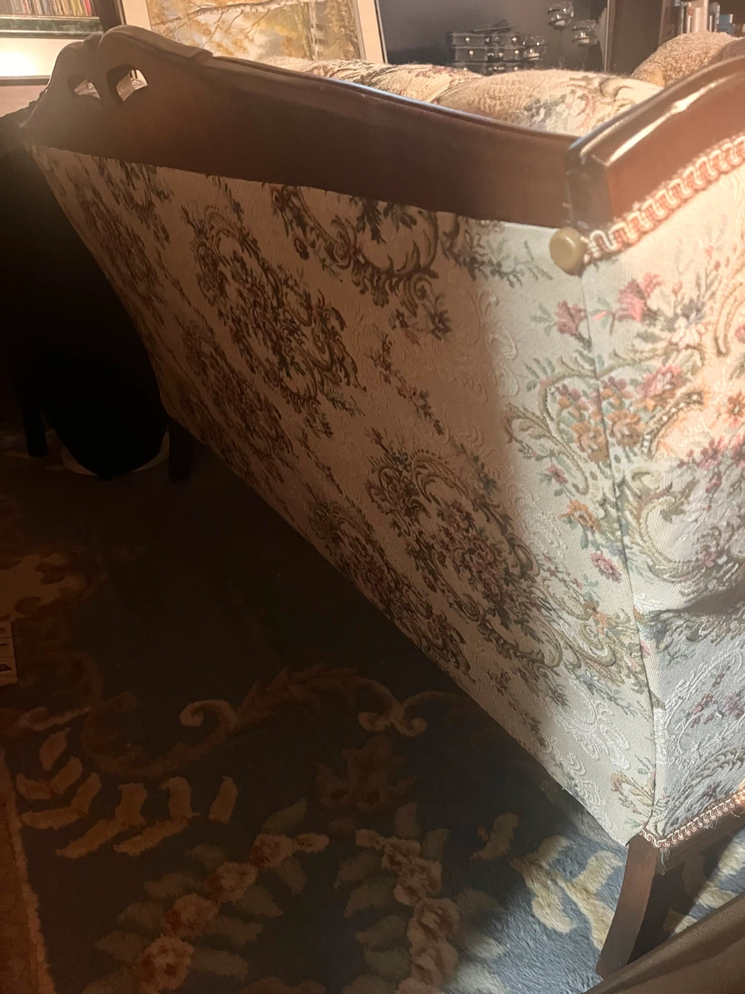 2 Victorian style loveseats - photo 2