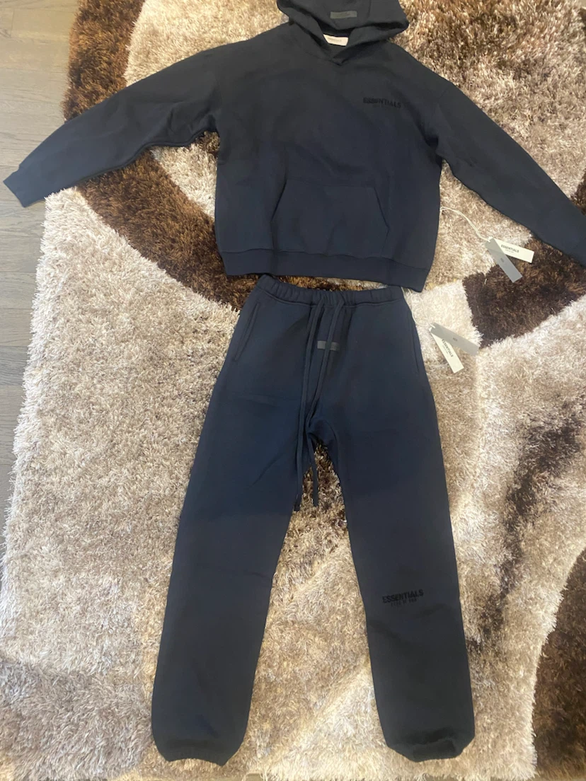 Fear of God Essentials Hoodie and Sweatpants Set - photo 3