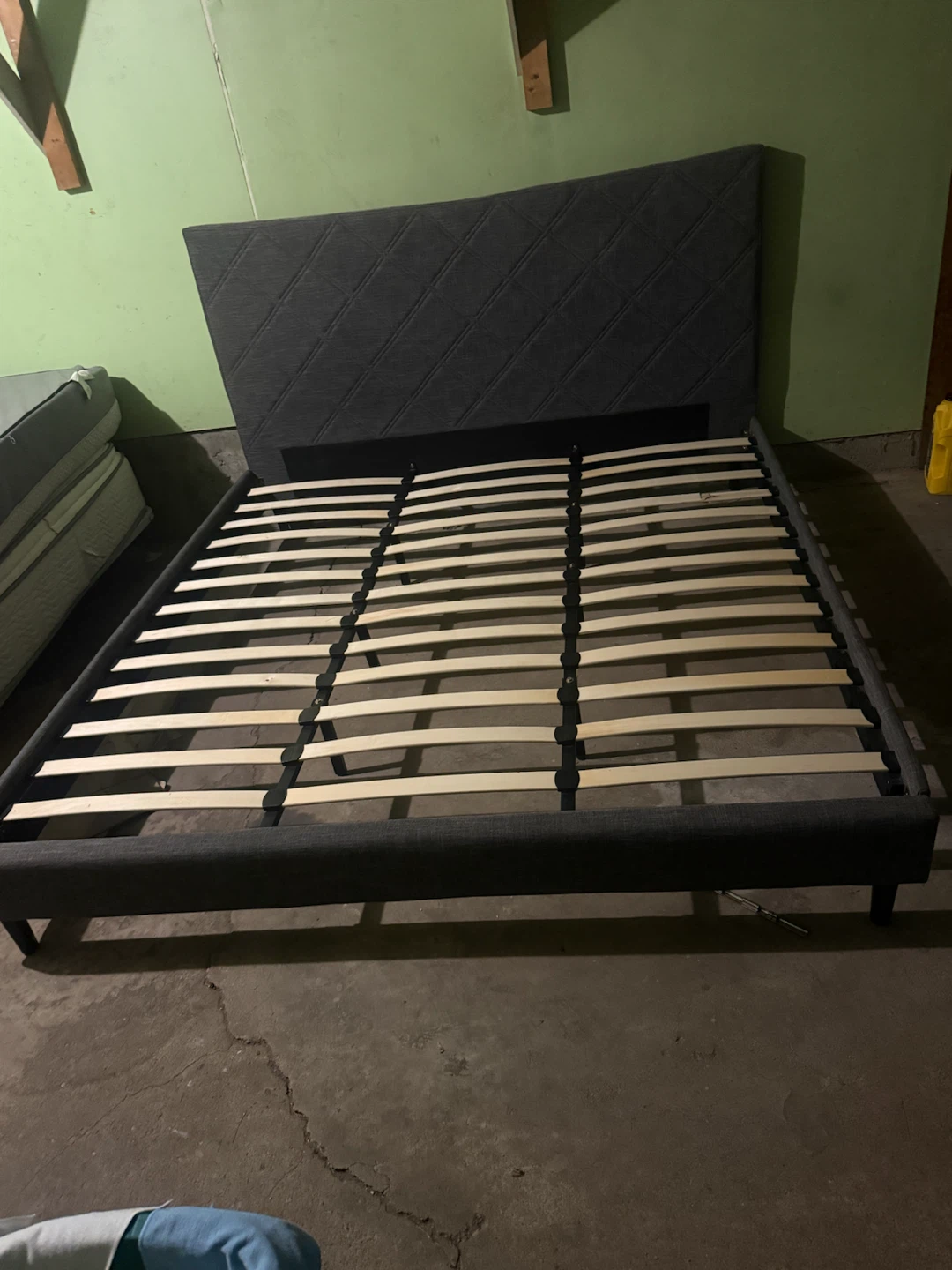 King size bed - photo 3