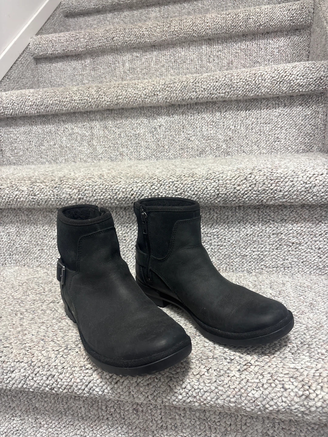 UGG Black Leather Ankle Boots with Zipper - photo 2