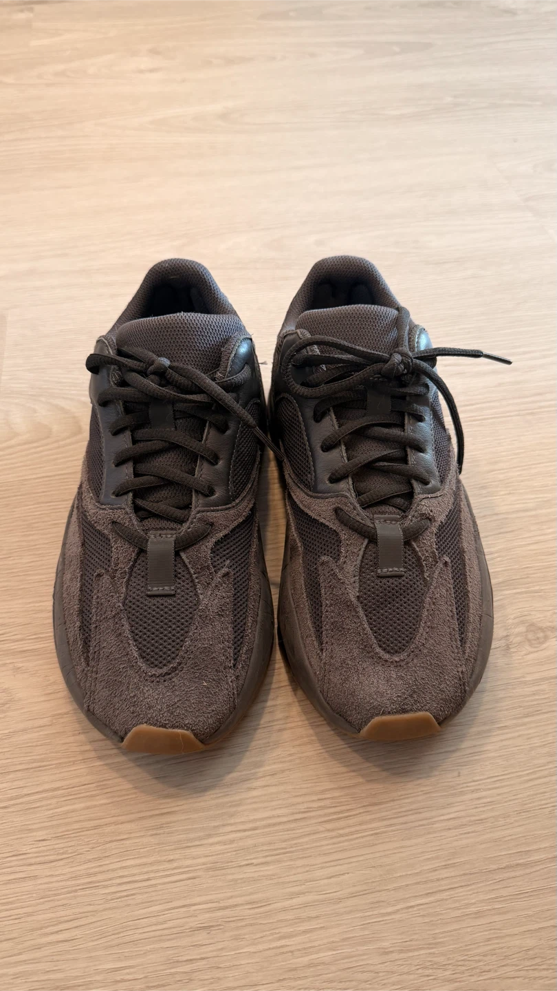 Adidas Yeezy Boost 700 V2 "utility black " - photo 2