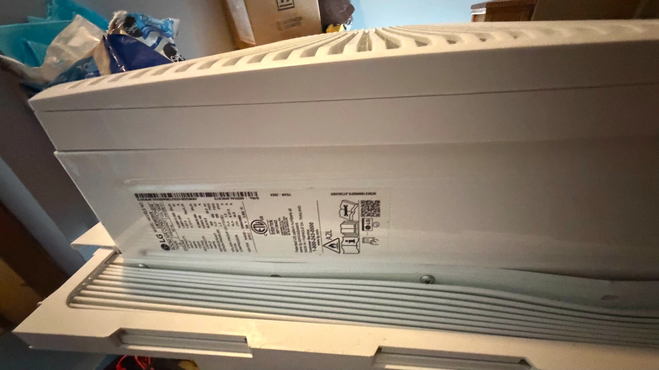 LG Window Air Conditioner - photo 2