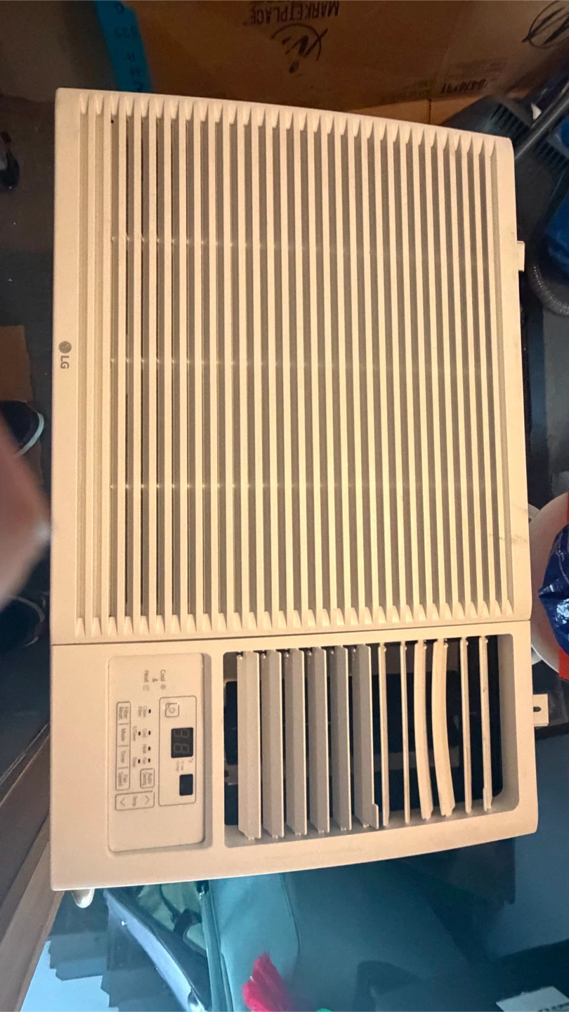 LG Window Air Conditioner - photo 3