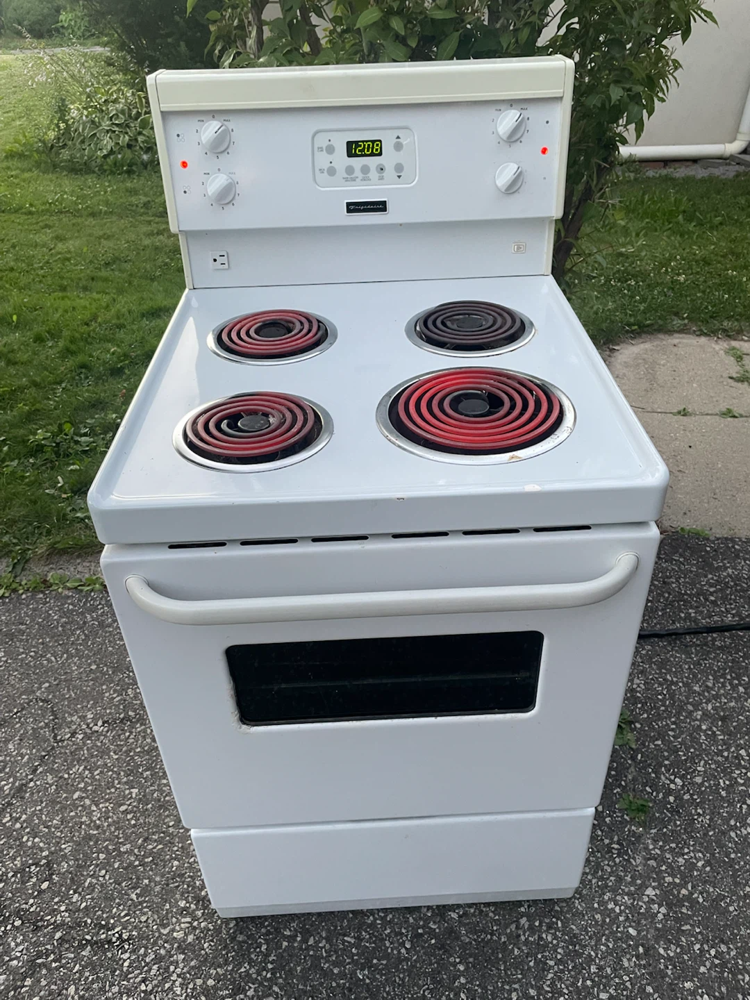 Stove 24” & delivery