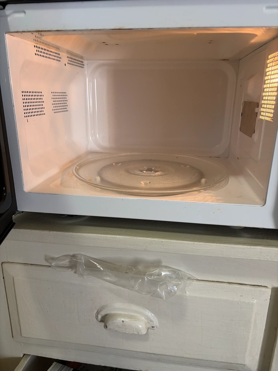 Hamilton Beach Red Microwave - photo 2
