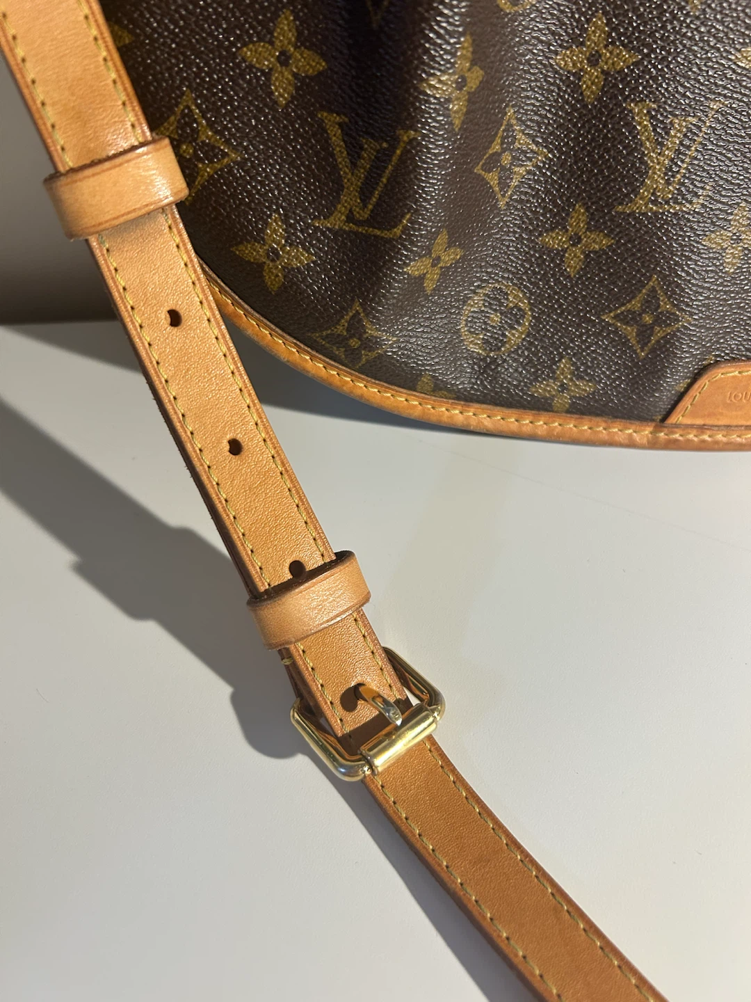 Authentic Louis Vuitton Menilmontant GM - photo 2