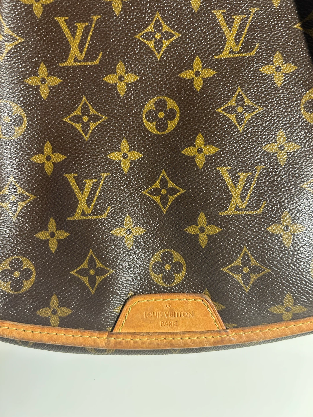 Authentic Louis Vuitton Menilmontant GM - photo 5