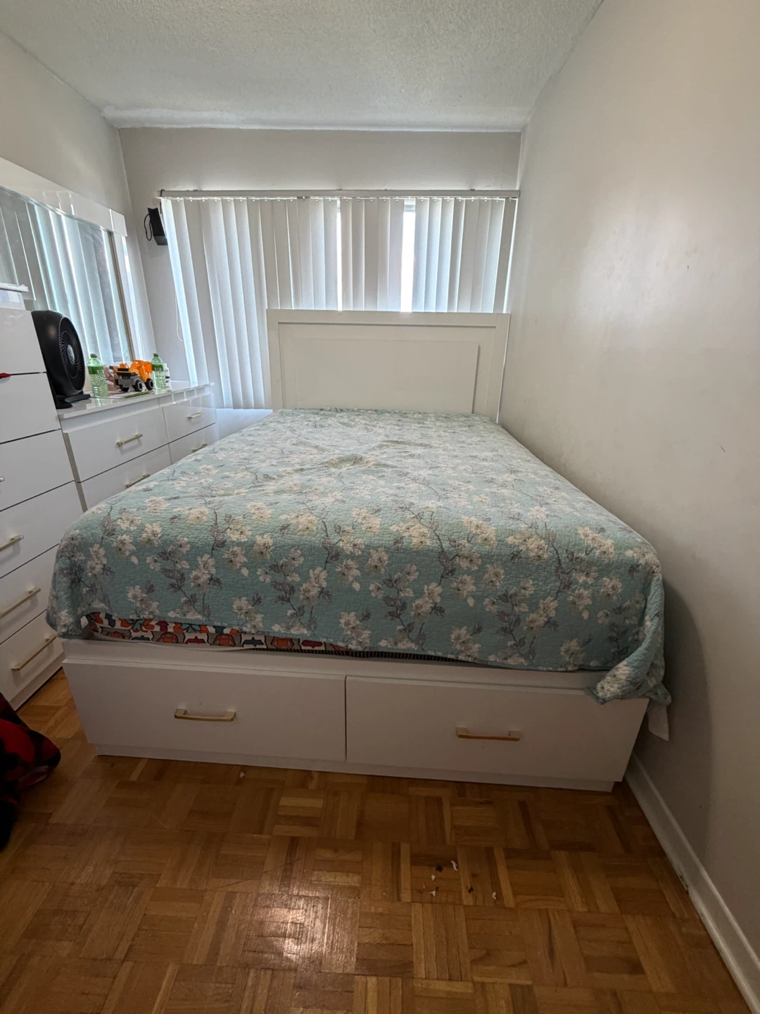 White Queen Bed Frame with Storage Drawers 4 set