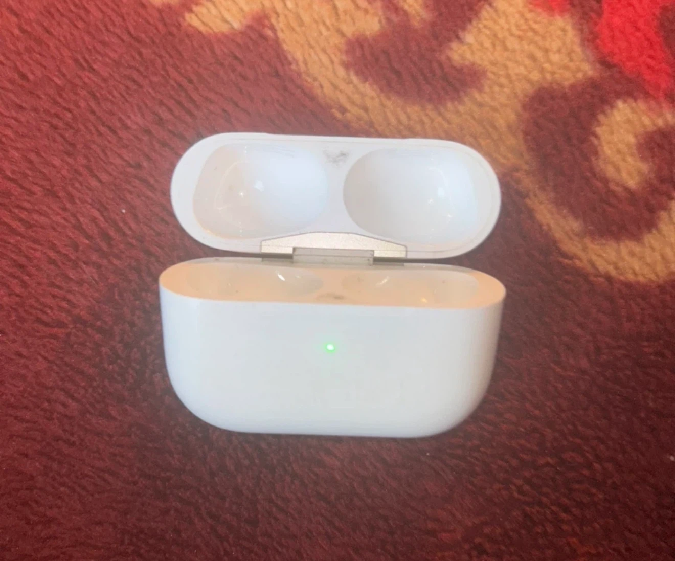 2 Apple AirPods Charging Case - photo 3