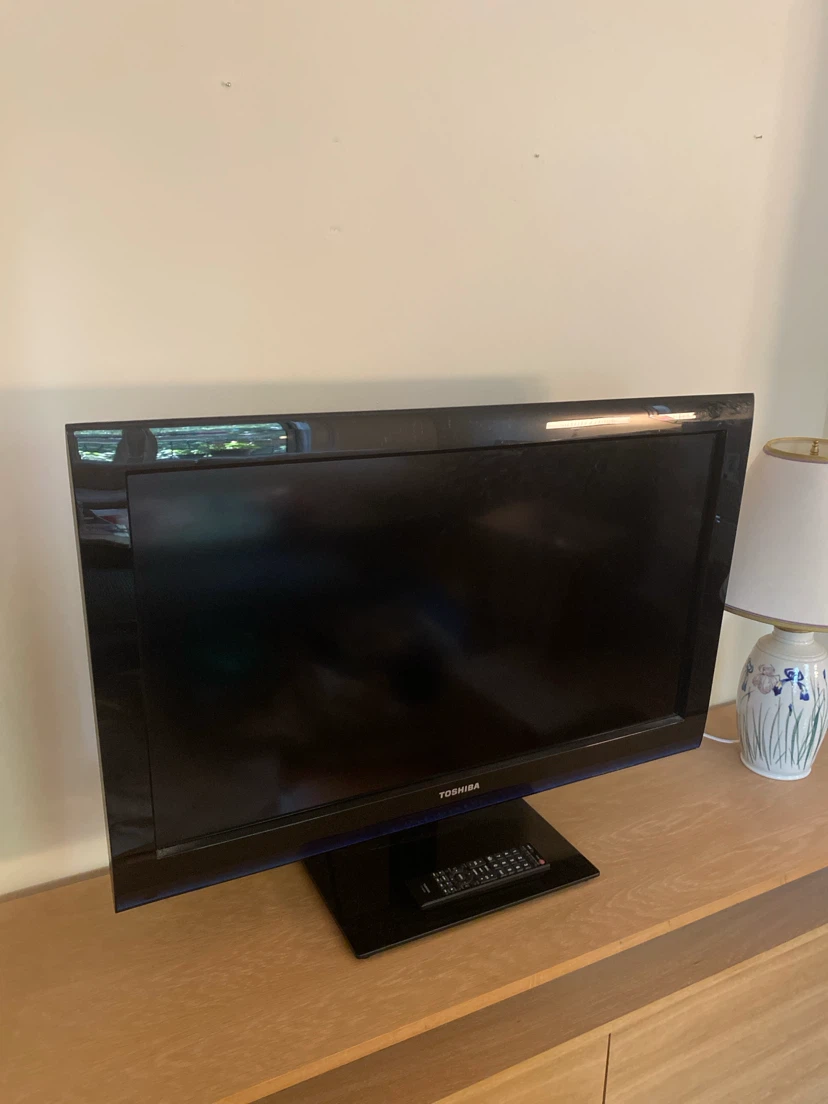Toshiba TV - photo 2