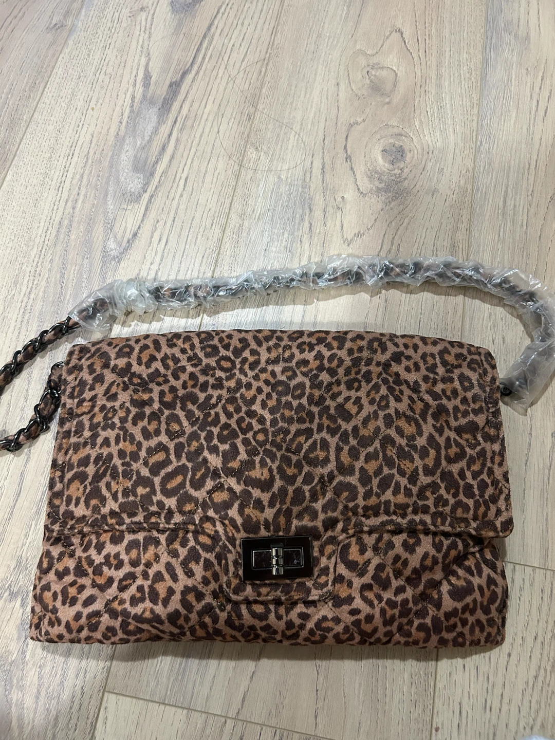 Pedredred Leopard Print Quilted Shoulder Bag