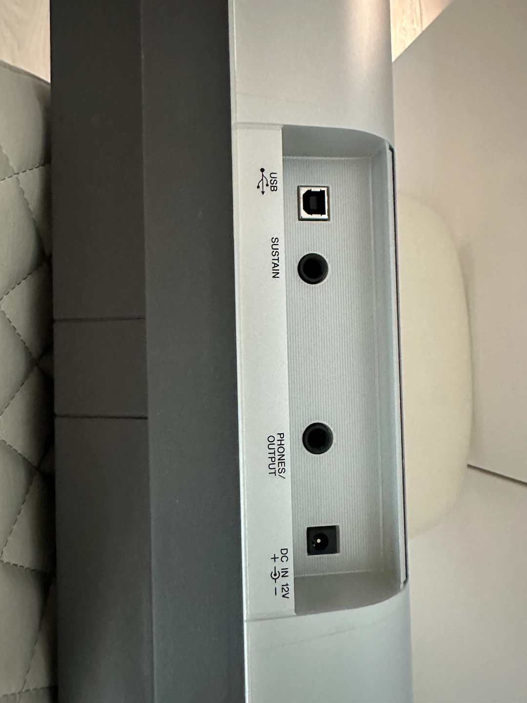 Yamaha Electronic Keyboard PSR-E403 - photo 4