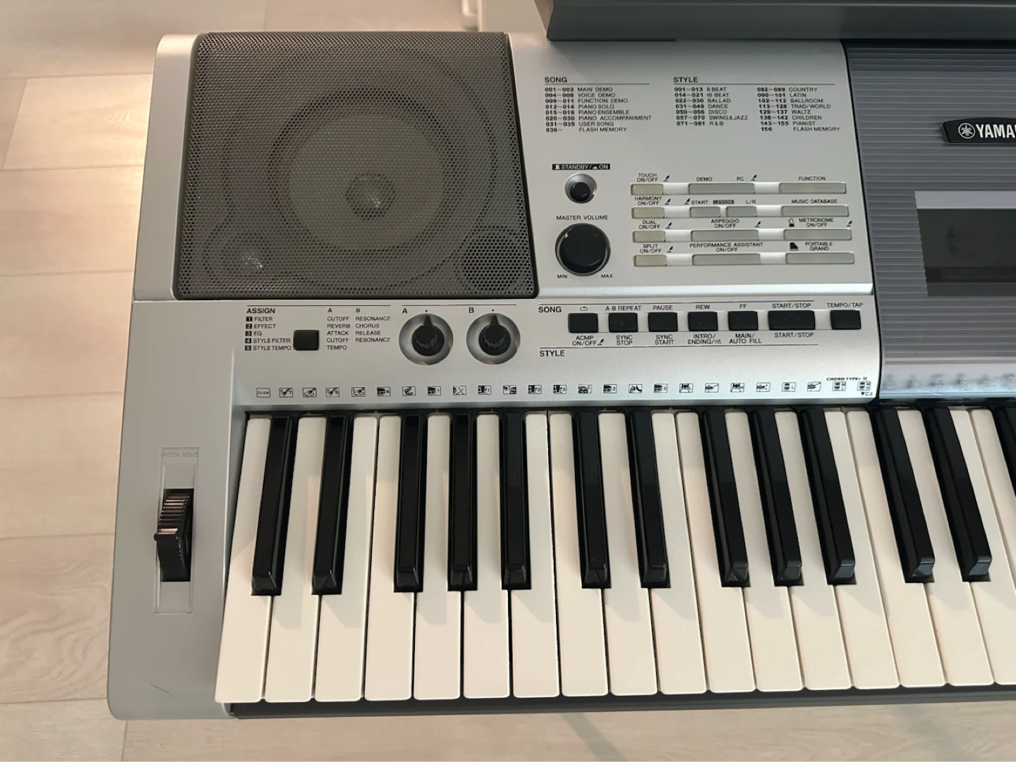 Yamaha Electronic Keyboard PSR-E403 - photo 3