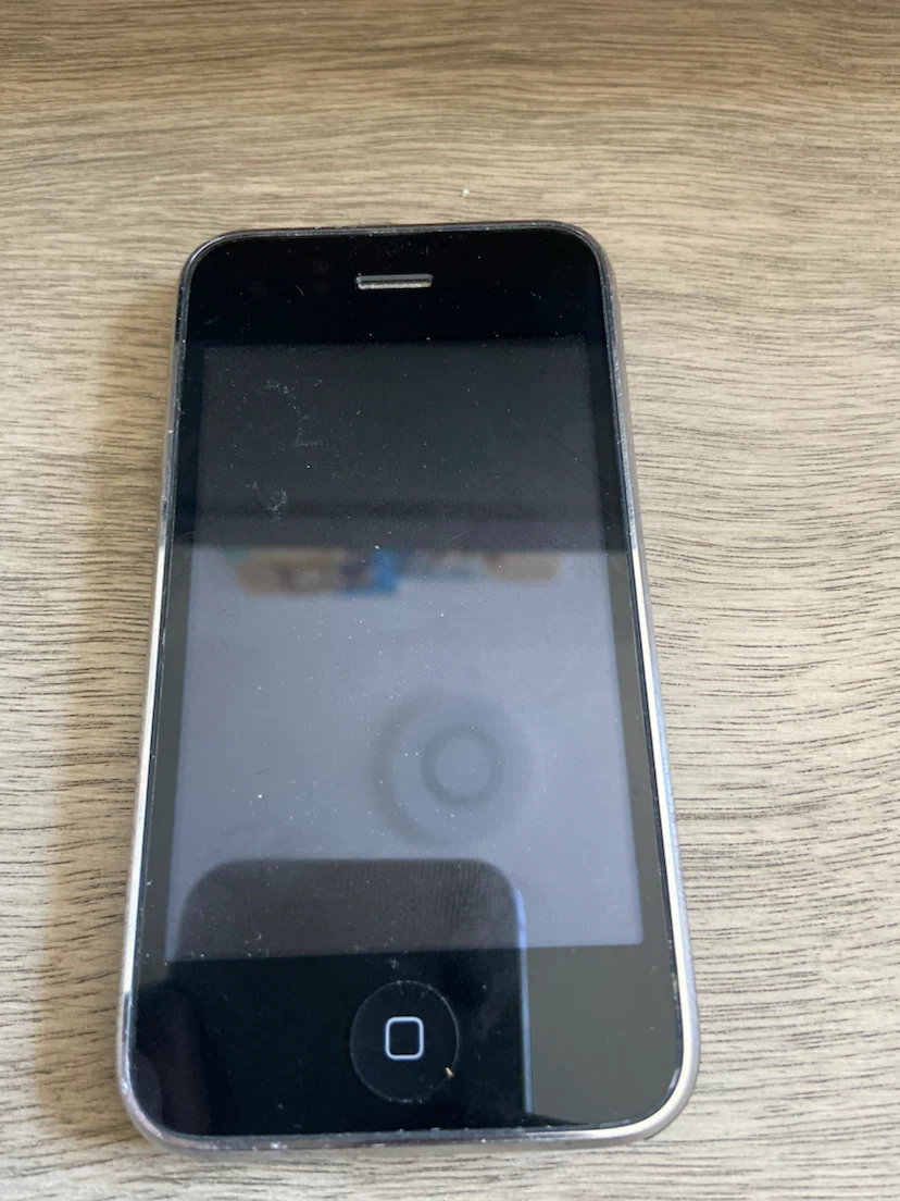iconic iPhone 3GS - photo 2