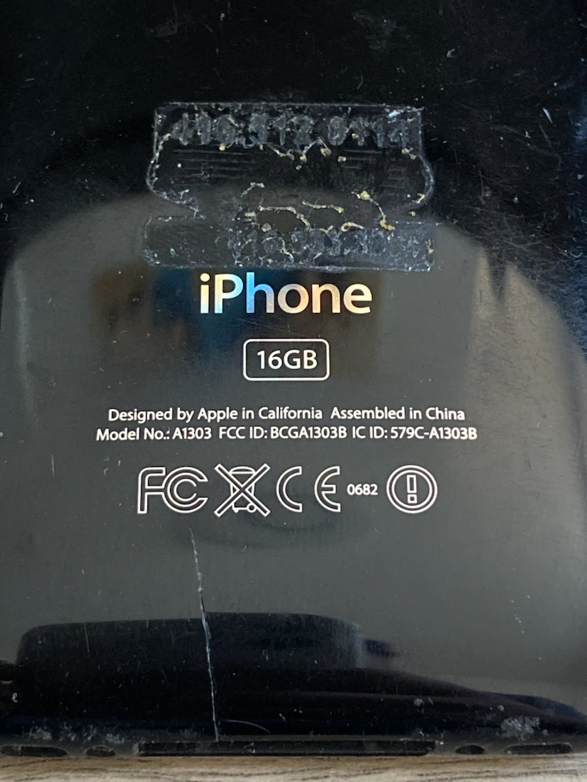 iconic iPhone 3GS - photo 3