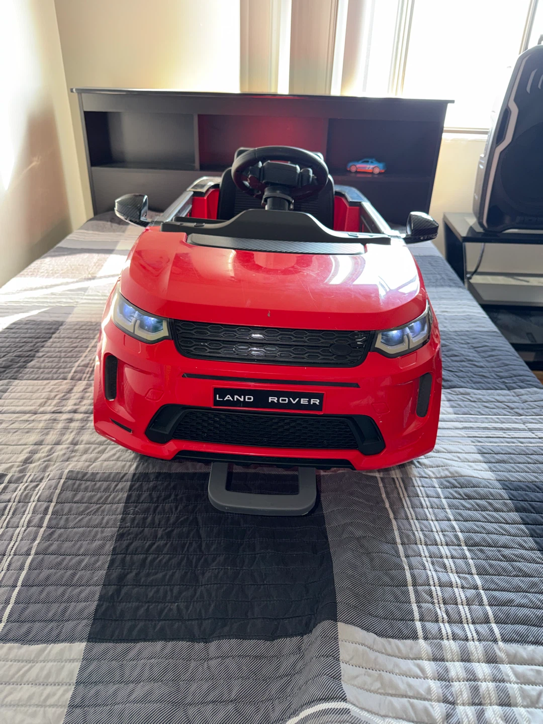Red Land Rover Ride-On Car for Kids - photo 2