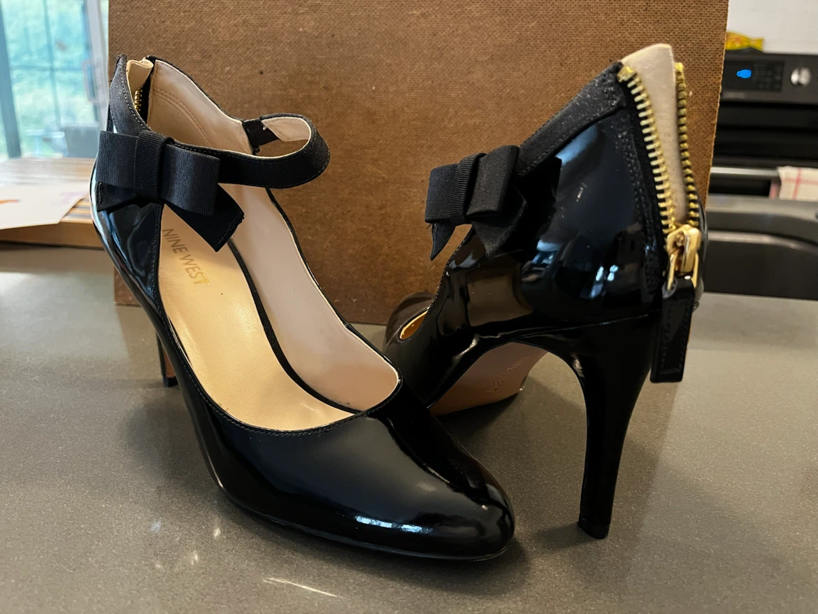 Chaussures à talons hauts Nine West noires vernies avec nœud - photo 2