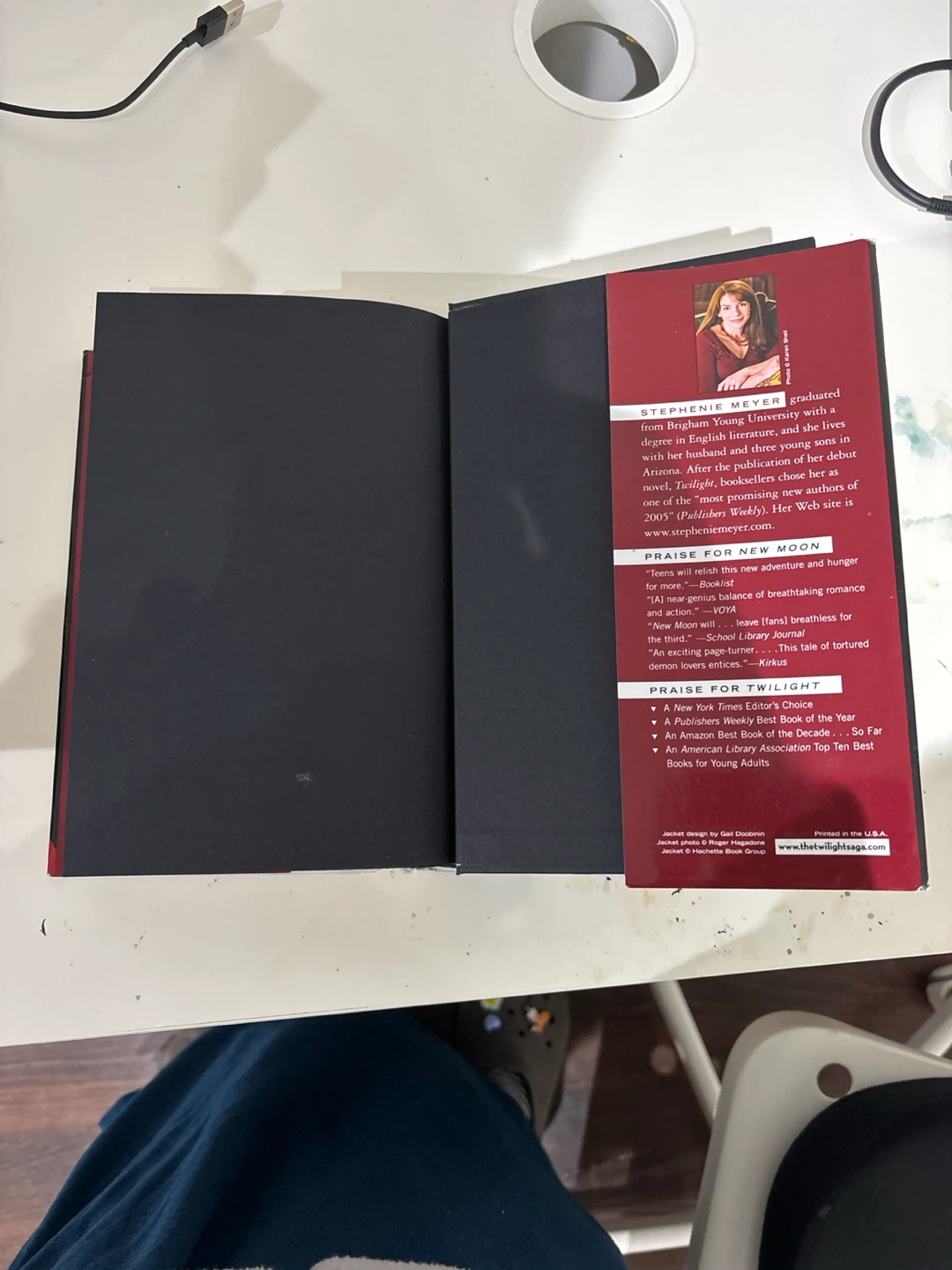 Eclipse Stephenie Meyer hard cover book - photo 3