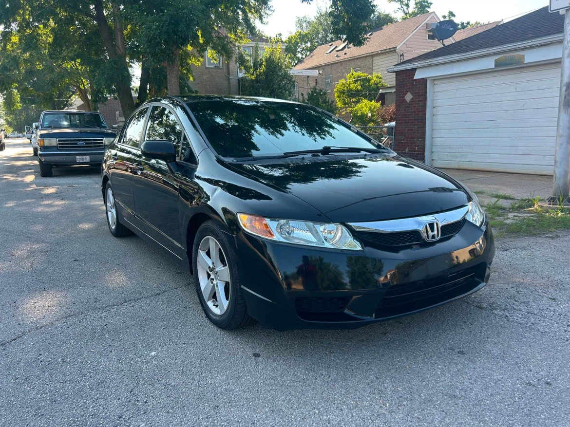 2009 Black Honda Civic Sedan 134 mil millas - photo 2