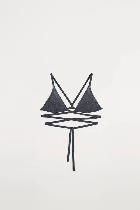 10-ITEM CLOTHING BUNDLE $100 - photo 3