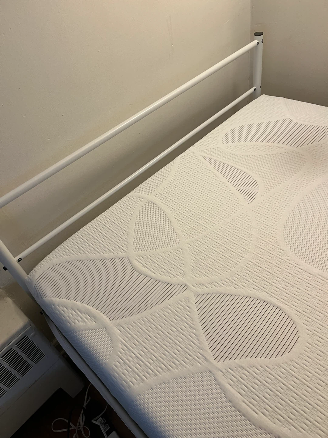 Full size mattress with bedframe excellent condition - photo 2