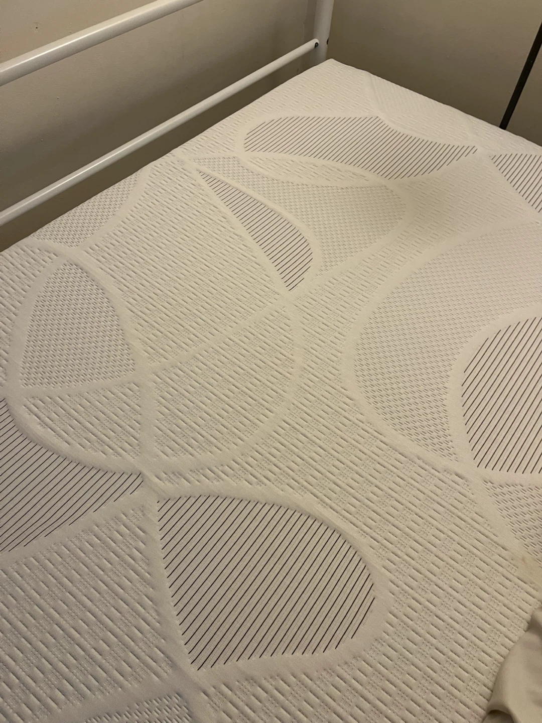 Full size mattress with bedframe excellent condition - photo 3
