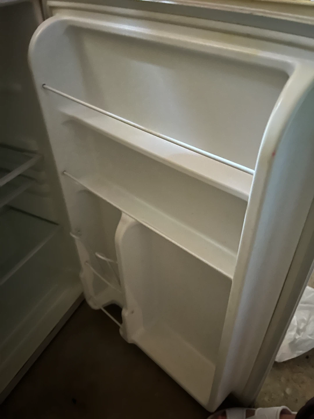 Haier Mini Fridge - photo 3