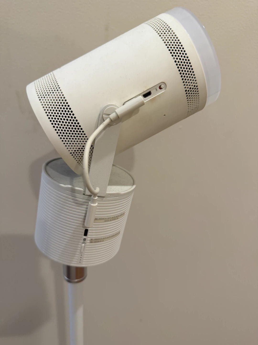 Samsung Freestyle Projector 2nd Gen 30-100” - photo 2
